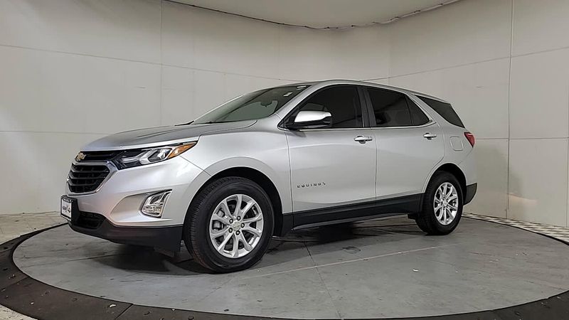 2021 Chevrolet Equinox LT photo 3