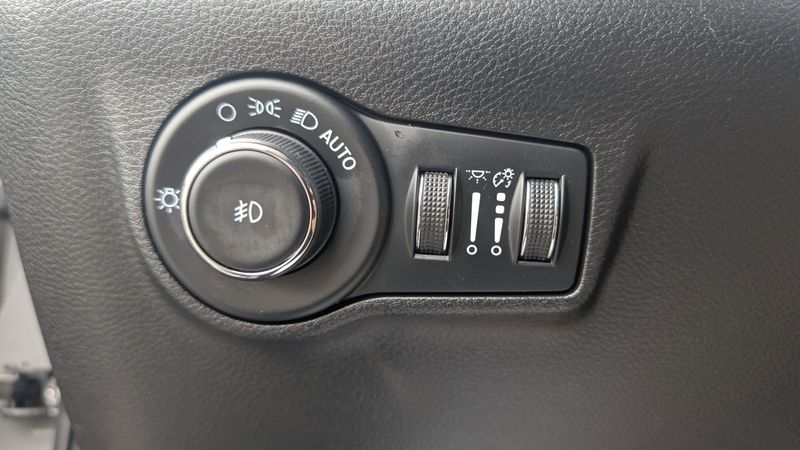 Used 2023 Jeep Compass AltitudeImage 21