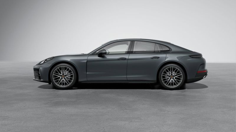 2025 Porsche Panamera 4Image 2