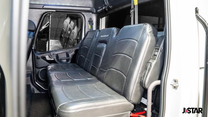 2016 Freightliner M2 106 Sport Chassis photo 3