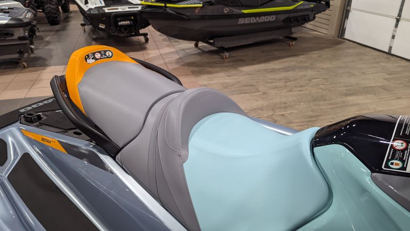 2024 SEADOO GTI SE 170 WITH SOUND SYSTEM IDF ICE METAL AND NEO MINT Image 12
