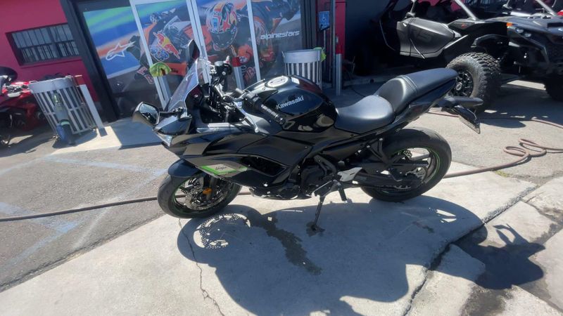 Used 2025 Kawasaki NINJA 650 Image 8