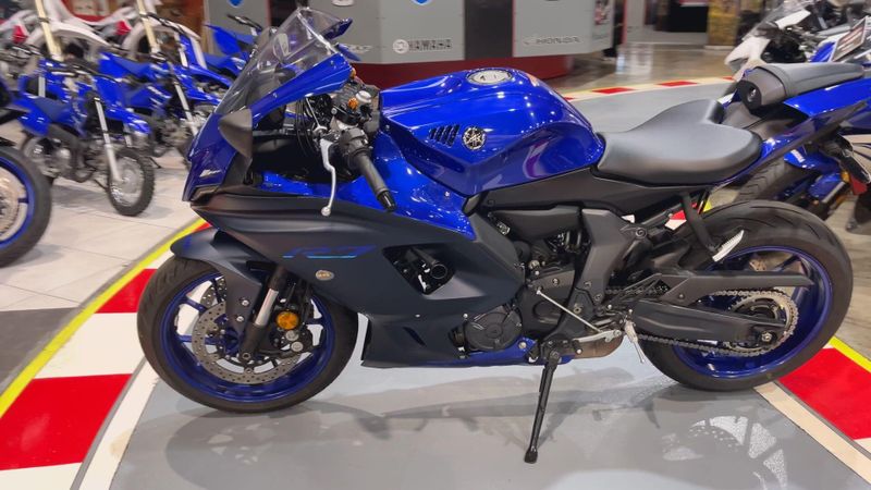 Used 2023 Yamaha YZF-R7 CA Image 8