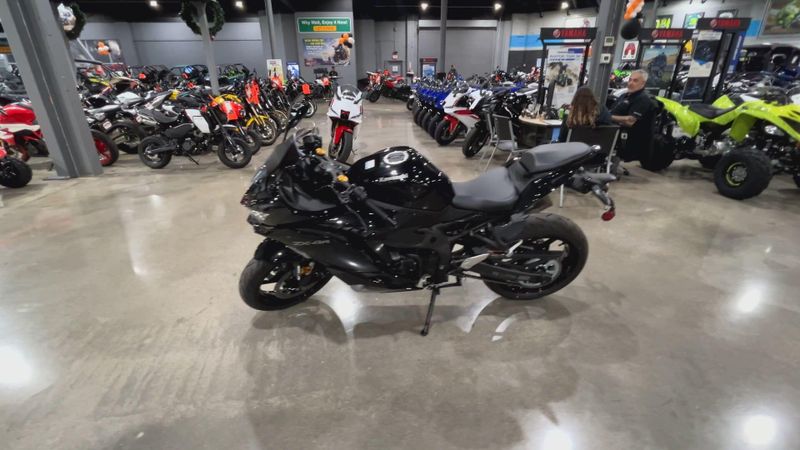 New 2026 Kawasaki NINJA ZX-4R ABS Image 5