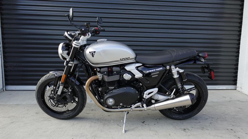 New 2025 Triumph Speed Twin 1200 Base 
