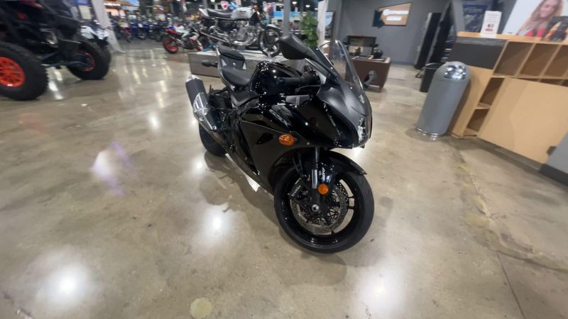 Used 2019 Suzuki GSX-R1000 Image 2