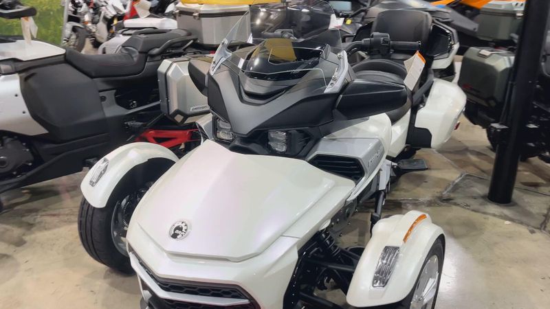 New 2026 Can-Am SPYDER F3 LIMITED (SE6) Image 7