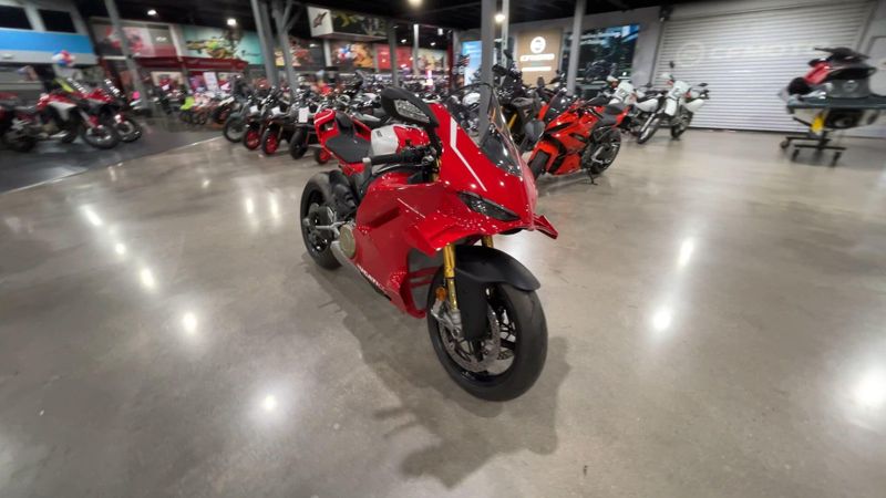 New 2026 Ducati PANIGALE V4 R Image 2