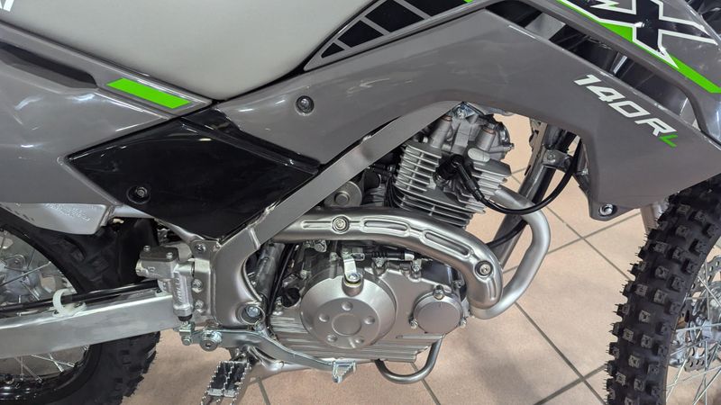 2025 Kawasaki KLX 140R L BATTLE GRAYImage 9