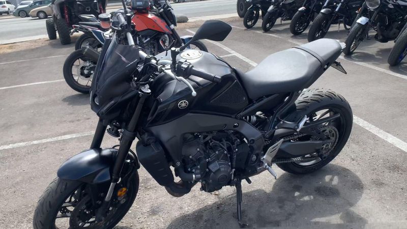 2022 Yamaha MT-09 Image 3