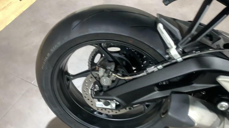 New 2025 Triumph STREET TRIPLE 765 RS Image 2