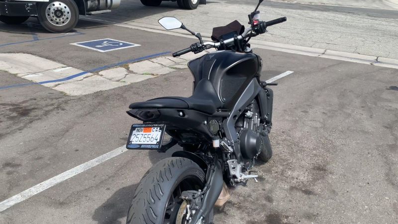 Used 2022 Yamaha MT-09 Image 6