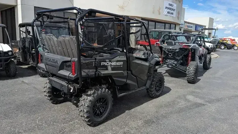 NEW 2025 HONDA PIONEER 10005 DELUXE Image 3