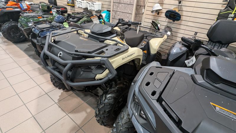 2025 Can-Am OUTLANDER PRO HD7 HUNTING EDITION DESERT TANImage 3