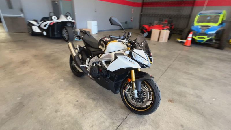 Used 2024 Aprilia TUONO V4 FACTORY 1100 Image 2