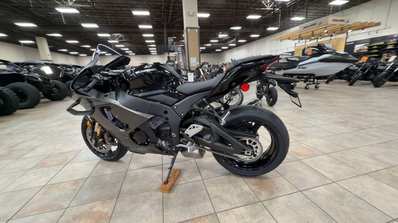 New 2026 Kawasaki NINJA ZX-10R Image 6