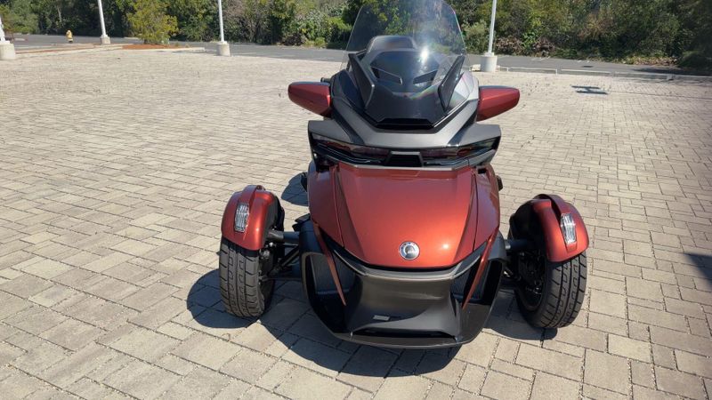 New 2026 Can-Am SPYDER RT SEA-TO-SKY (SE6) Image 4