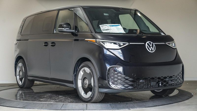 New 2025 Volkswagen ID. Buzz Image 5