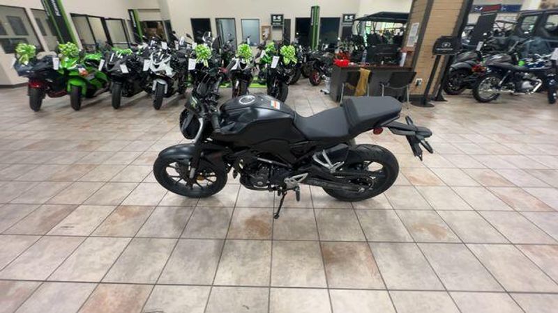 New 2025 Honda CB300R ABS Image 9