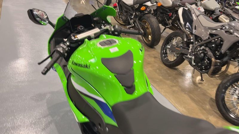 New 2026 Kawasaki NINJA ZX-10R ABS Image 2