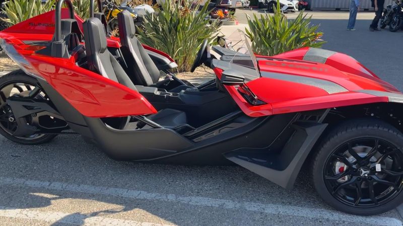 New 2025 Polaris SLINGSHOT S AUTODRIVE Image 5