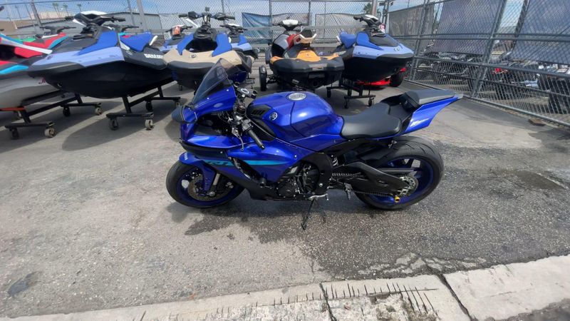 Used 2024 Yamaha YZF-R1 Image 8