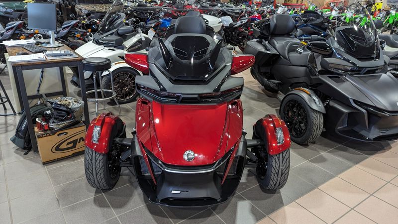 2024 CAN-AM SPYDER RT LIMITED DEEP MARSALA METALLIC WITH PLATINUMImage 5