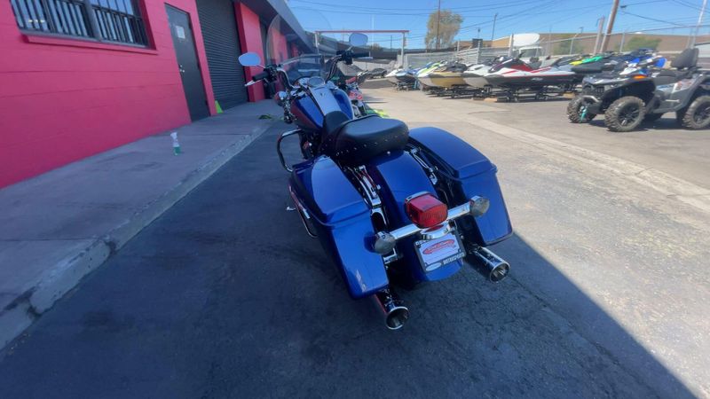 Used 2017 Harley-Davidson ROAD KING Image 7