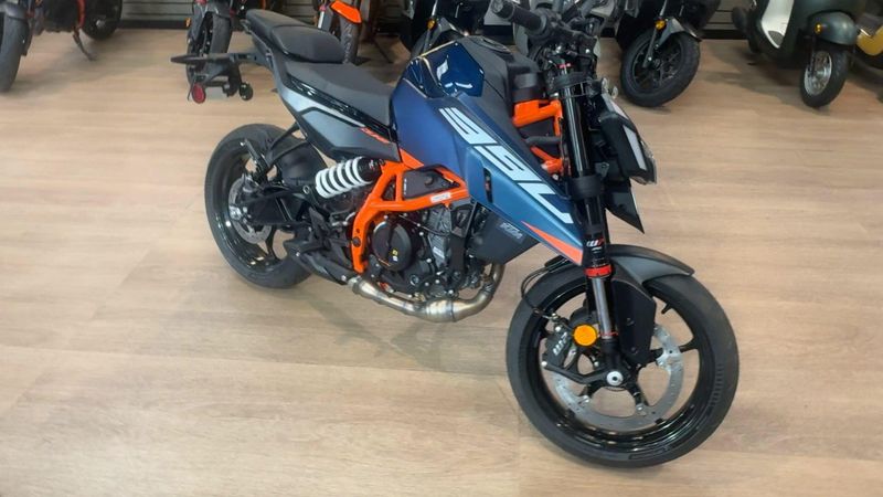 New 2026 KTM 390 DUKE Image 2