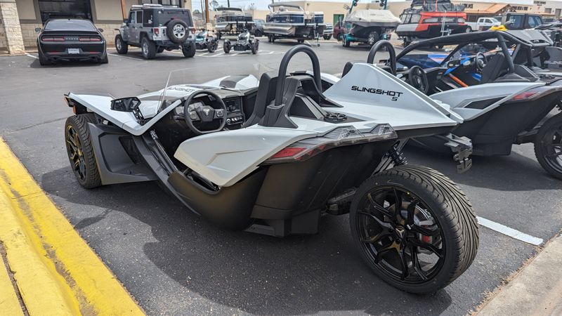 2024 Polaris SLINGSHOT S TECH MANUAL S with Technology Package IImage 9