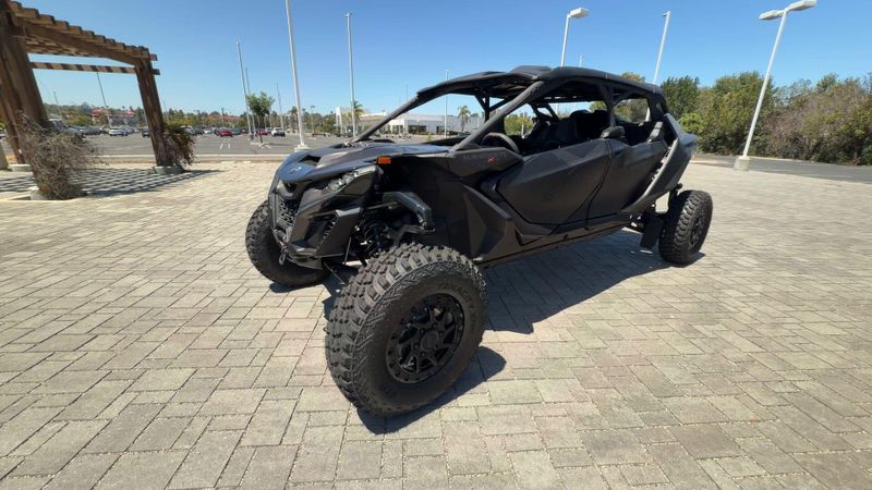 New 2026 Can-Am MAVERICK R MAX X RS 999T DCT Image 5