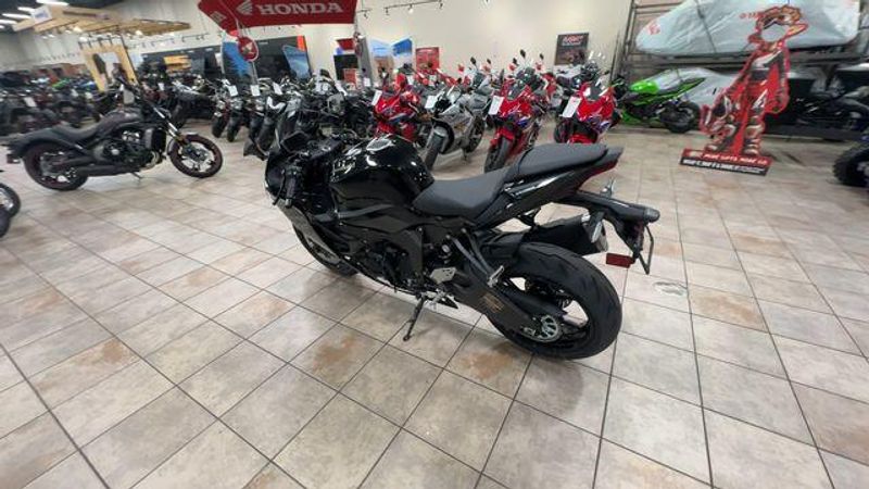 New 2026 Kawasaki NINJA ZX-6R Image 2