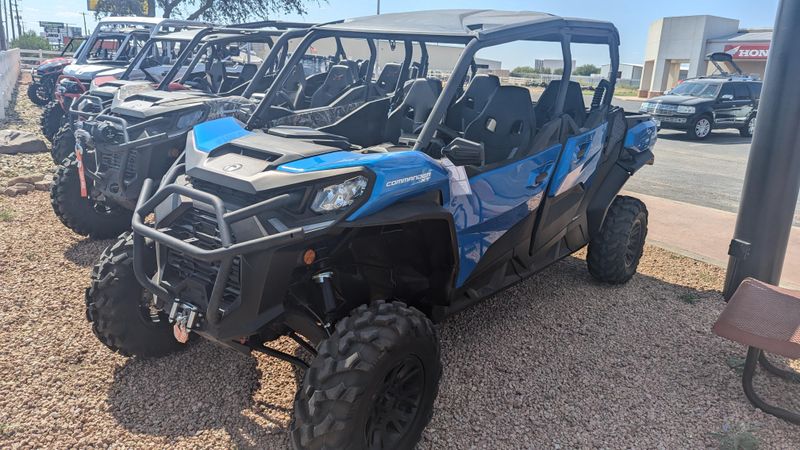 2023 Can-Am COMMANDER MAX XT 1000R DAZZLING BLUE Image 2