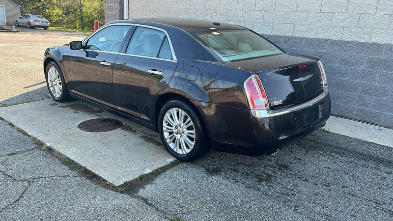 2012 Chrysler 300C 300CImage 3