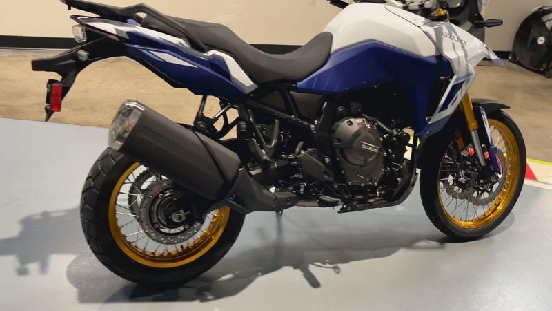 2024 Suzuki V-STROM 800DE Image 4