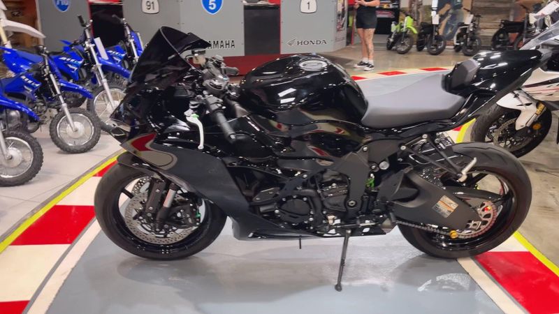 Used 2024 Kawasaki NINJA ZX-6R Image 9