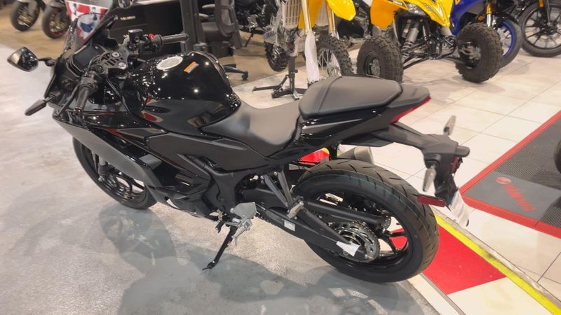 New 2026 Yamaha YZF-R3 ABS CA Image 9