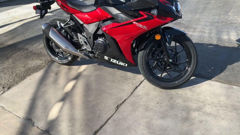 New 2025 Suzuki GSX250R ABS Image 2