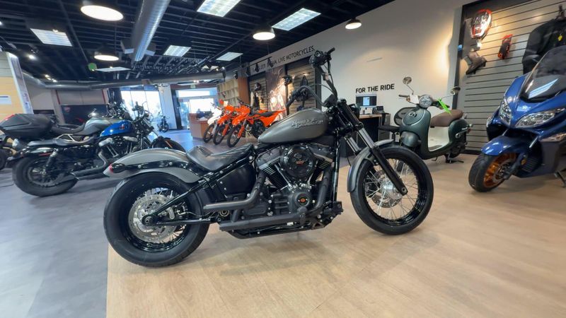 Used 2019 Harley-Davidson SOFTAIL STREET BOB Image 9