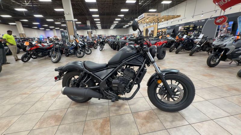 New 2026 Honda REBEL 300 E-CLUTCH Image 2