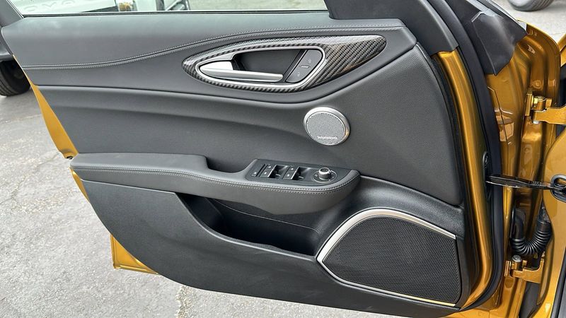 2023 Alfa Romeo Giulia Quadrifoglio RwdImage 23