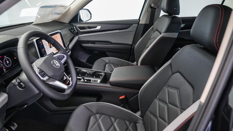 New 2025 Volkswagen Atlas 2.0T Peak EditionImage 19