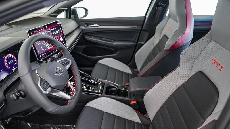 New 2025 Volkswagen Golf GTI AutobahnImage 19
