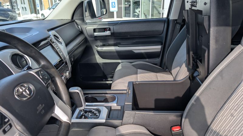 Used 2015 Toyota Tundra 4WD Truck Image 21