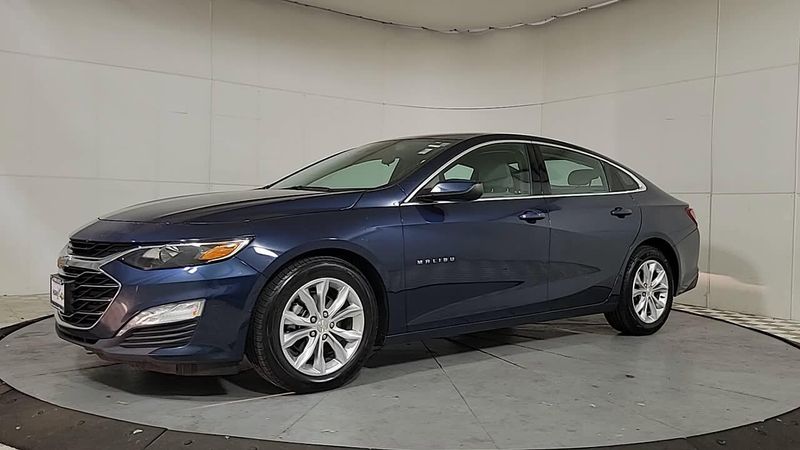 2020 Chevrolet Malibu 1LT photo 2