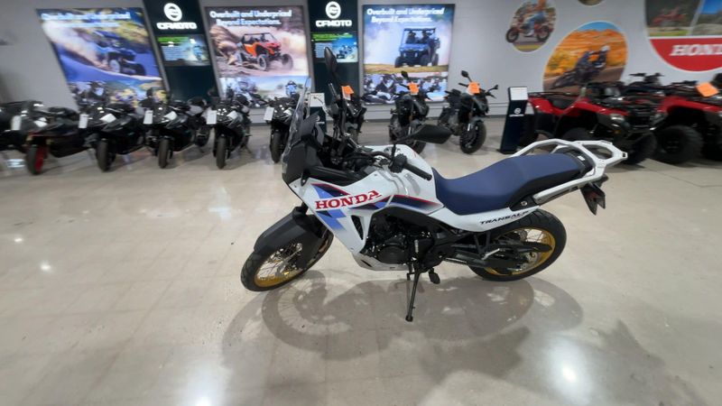 New 2026 Honda TRANSALP E-CLUTCH Image 9