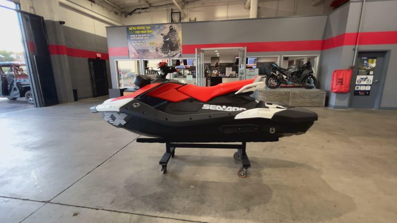 New 2026 Sea-Doo SPARK FOR 3 90 TRIXX (SOUND SYSTEM) Image 5