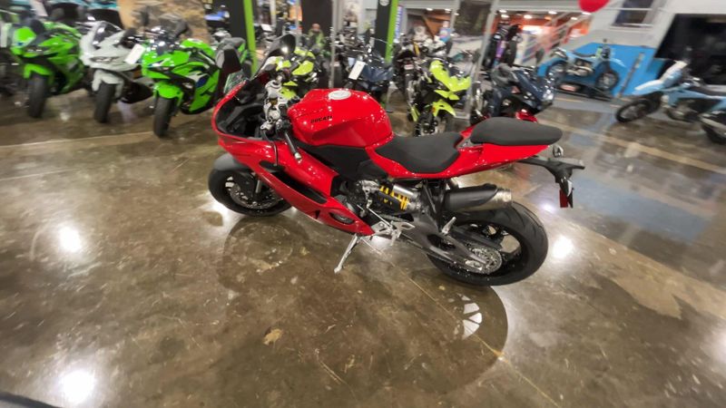 New 2026 Ducati PANIGALE V2 896 Image 5