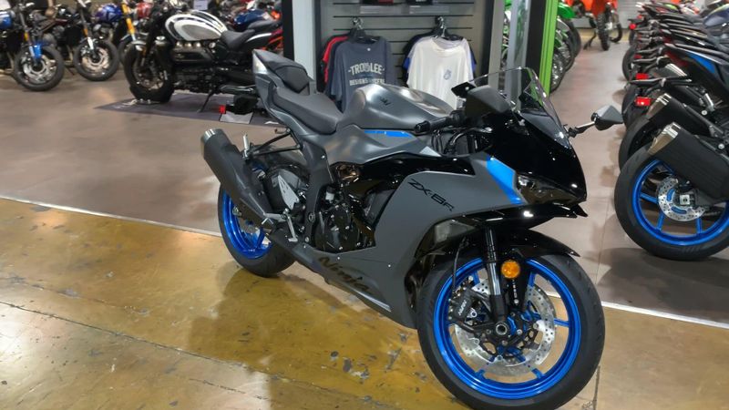 New 2026 Kawasaki NINJA ZX-6R ABS Image 3