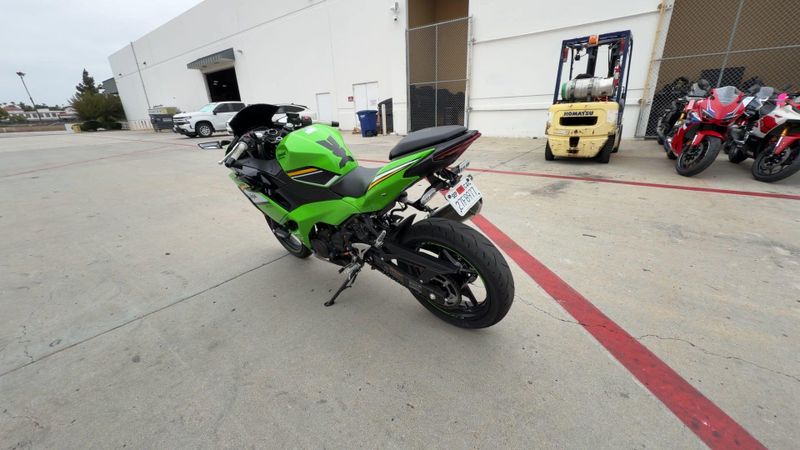 Used 2025 Kawasaki NINJA 500 KRT SE ABS Image 7